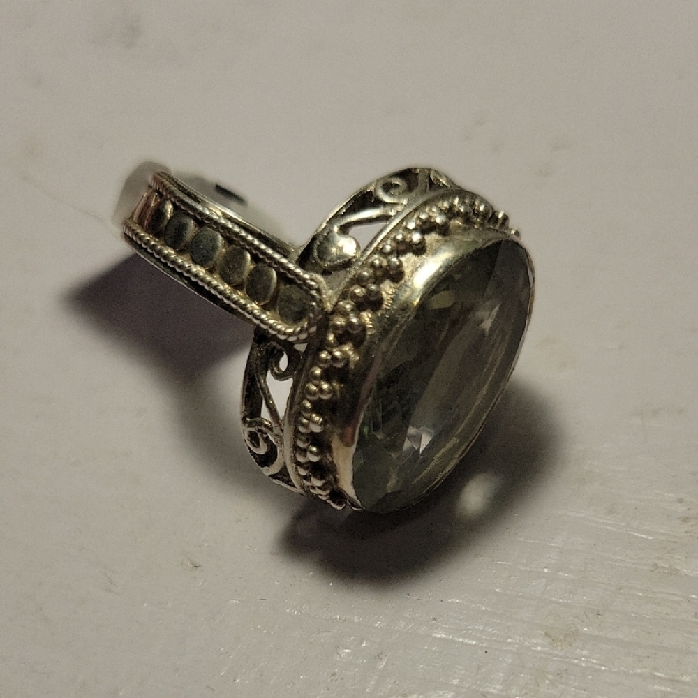 Elegant Silver-Toned Ring